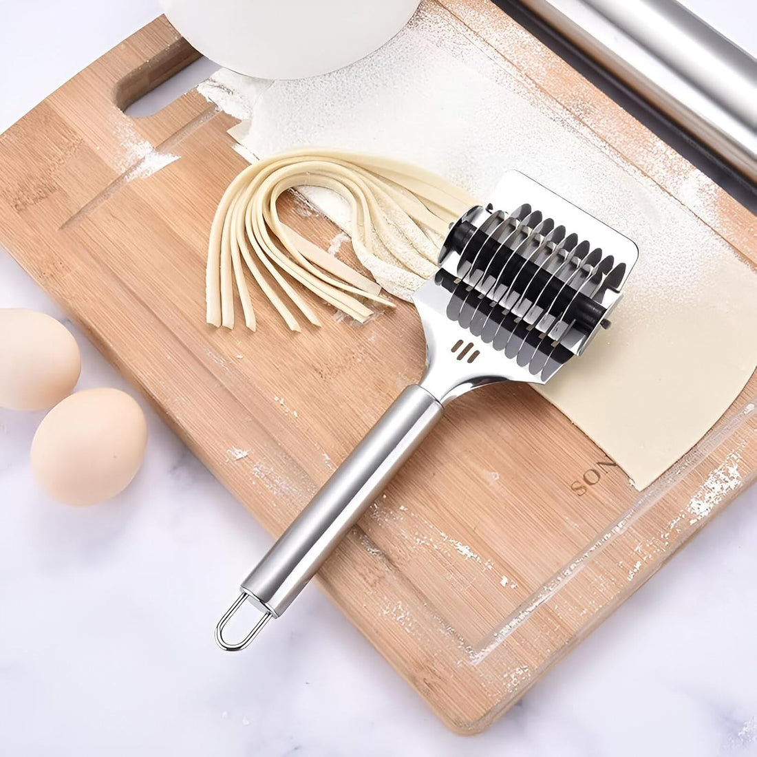Stainless Steel Pasta Noodle Cutter – High Grade Stainless Steel Spaghetti Maker, Noodle Lattice Roller, Dough Cutter Mincer, Kitchen Cooking Tools for Homemade Pasta, Fresh Noodles, Easy & Durable